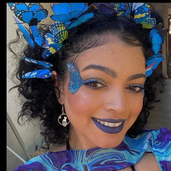 Disney Alice in Wonderland’s Rabbit Drop Earrings - Picture 6 of 7